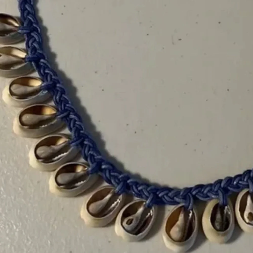 Cowrie Sea Shell Necklace on Blue Braided Cord Silvertone clasp w/ extender NWT